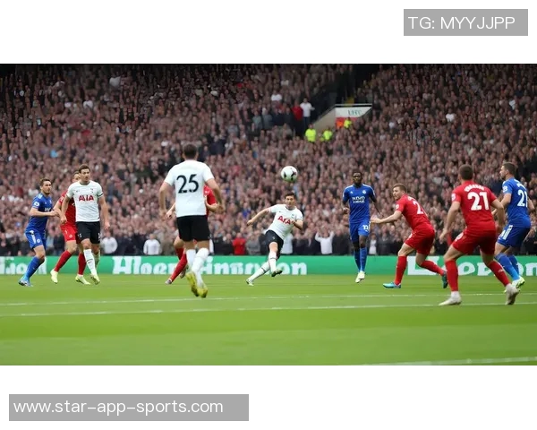 以球星重心视角解密绿茵场上的力量平衡与速度奥秘